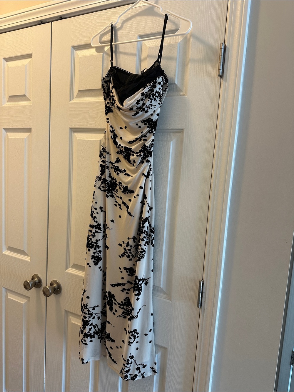 Black & white midi dress from VICI NWOT